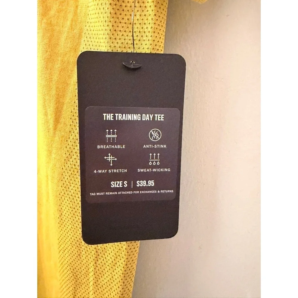 Fabletics Training Day Tee Mens Small Yellow Short Sleeve Athletic Shirt NEW